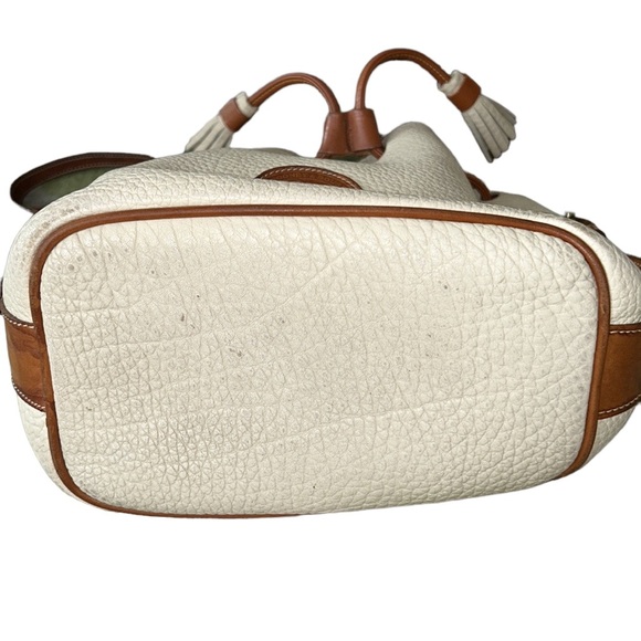 Vintage Dooney & Bourke 1980s Ivory Pebbled Leather Drawstring Bucket Bag - Picture 10 of 16